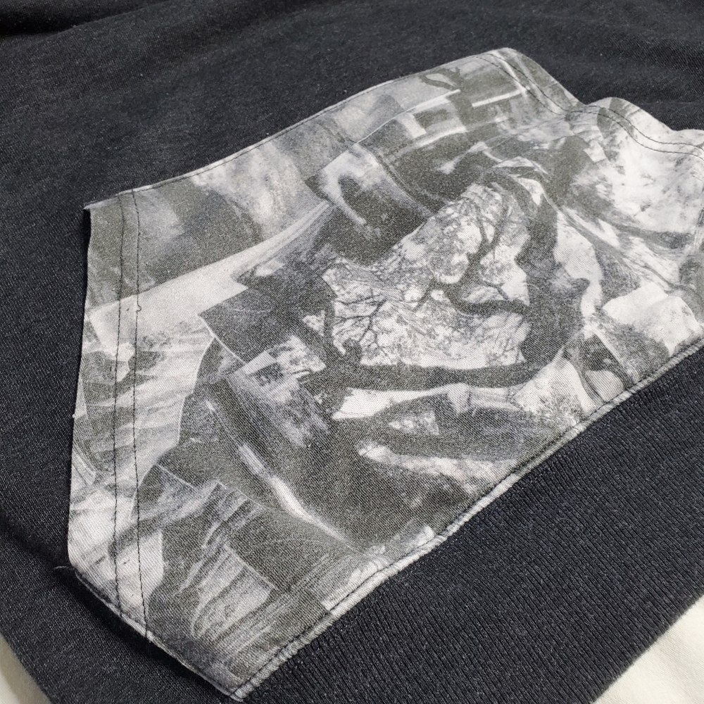 10Tree Hoodie with Camouflage Pocket And Hood - Picture 3 of 5